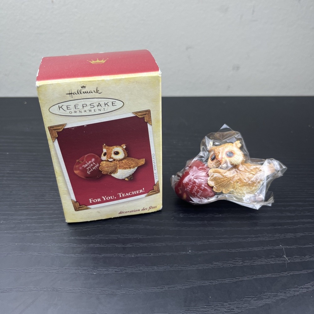 Hallmark‎ Keepsake Ornament For You, Teacher! 2005 Owl with Apple